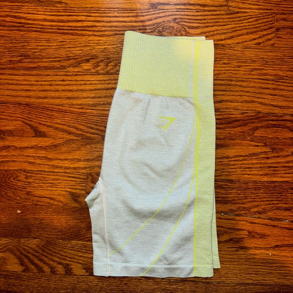 Gymshark Hyper Amplify Shorts - Light Grey Marl/Lime - Picture 3 of 4